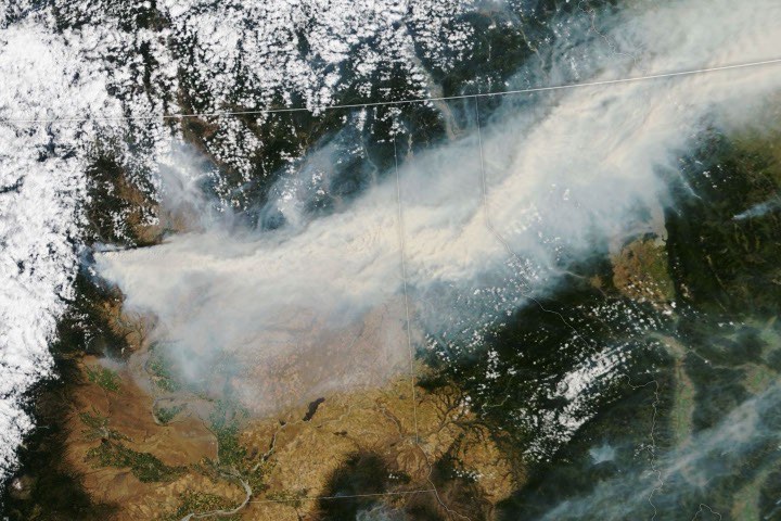 Satellite view of smoke streaming across eastern Washington